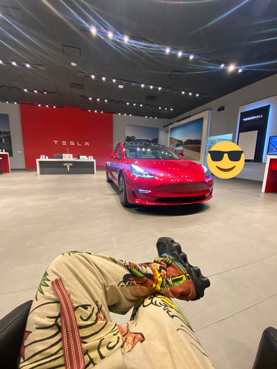 madeintyo's tweet photo. which color ? https://t.co/wa72qL9G26