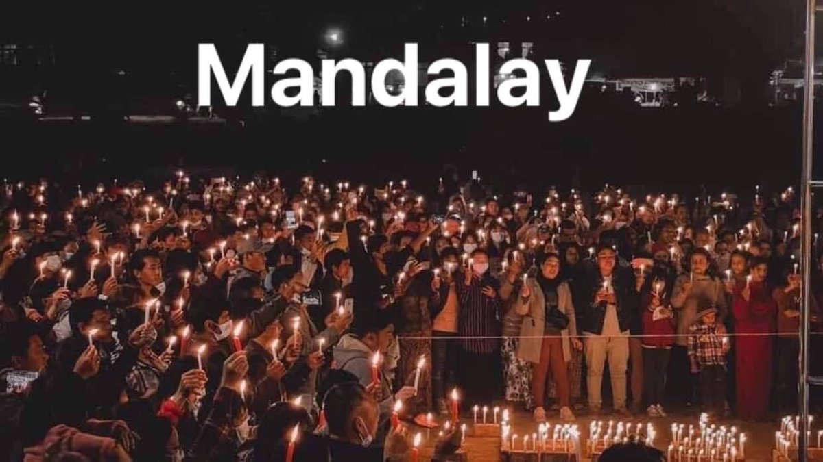 PaingHsu's tweet photo. Night Protests Across Myanmar; Though Junta ruled Martial law; huge peaceful sit in protests  were successful across Myanmar. Ppl holding candles n flashlight, n peacefully protested against Coup.
STOP ONSLAUGHT
#Mar11Coup
#WhatsHappeningInMyanmar @TostevinM @freya_cole https://t.co/KqAZyt05Hm