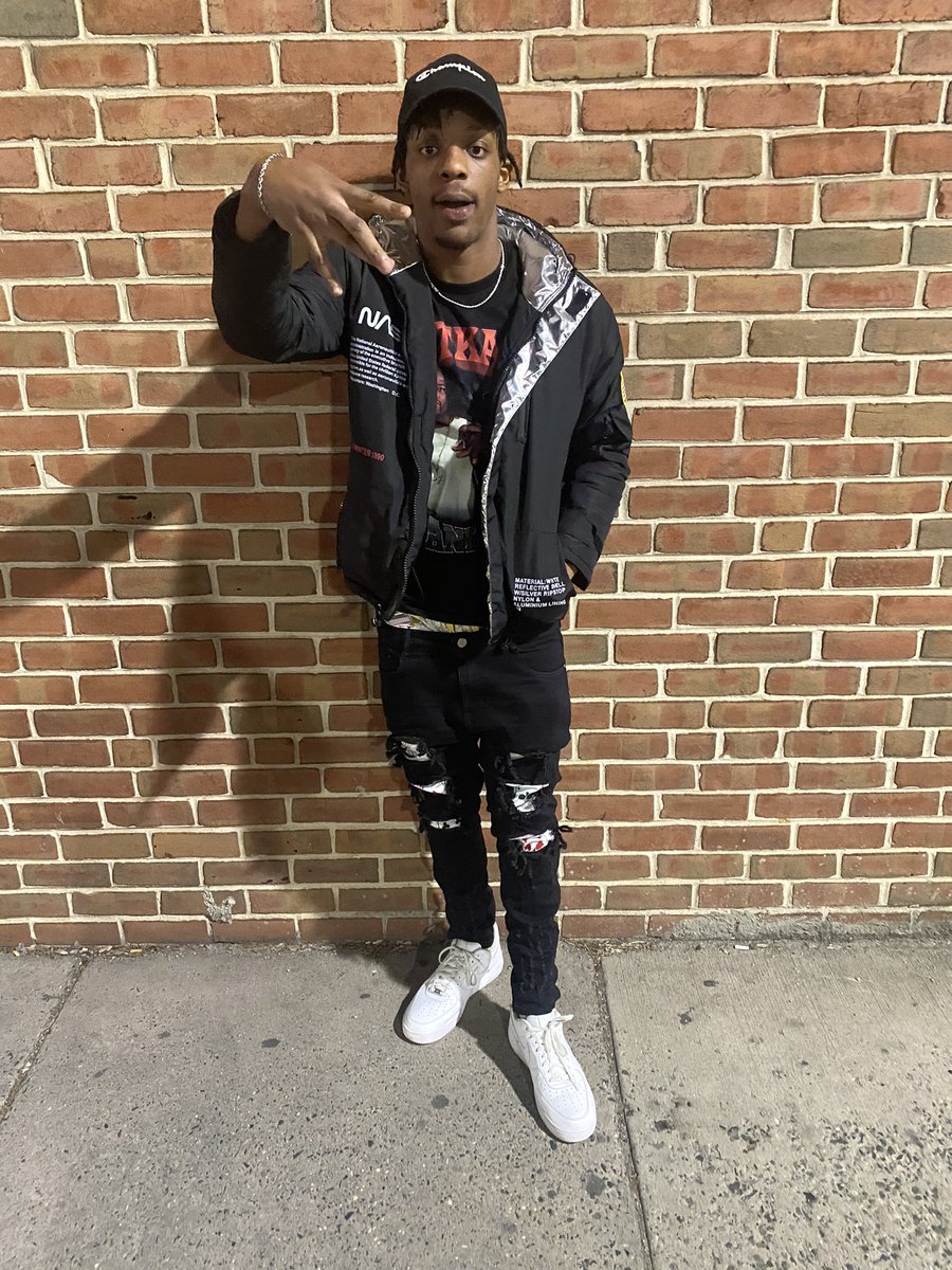 TyleeClark's tweet photo. Ain’t wanna follow a soul I became my on leader 💯 https://t.co/uVOee3Gc7x