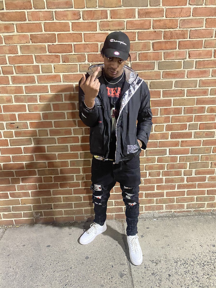 TyleeClark's tweet photo. Ain’t wanna follow a soul I became my on leader 💯 https://t.co/uVOee3Gc7x