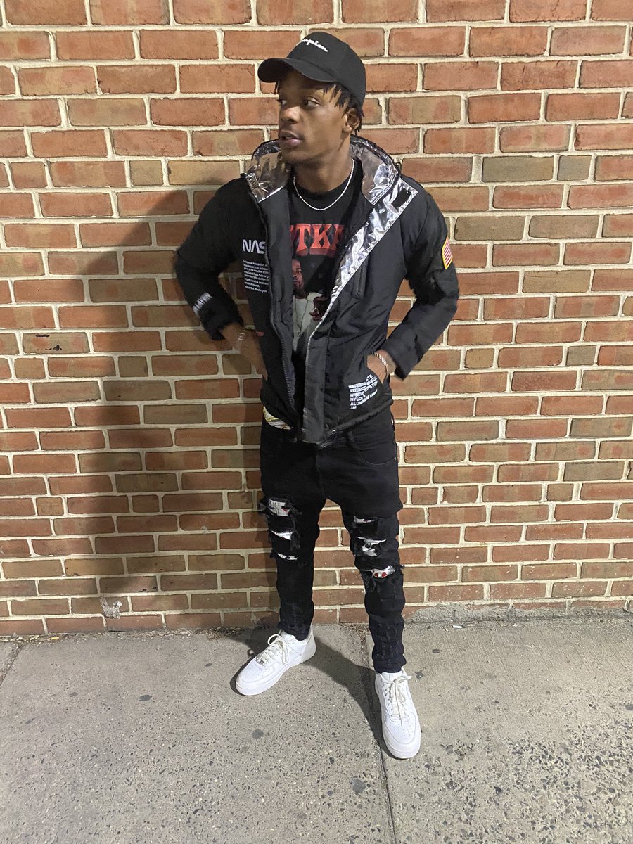 TyleeClark's tweet photo. Ain’t wanna follow a soul I became my on leader 💯 https://t.co/uVOee3Gc7x