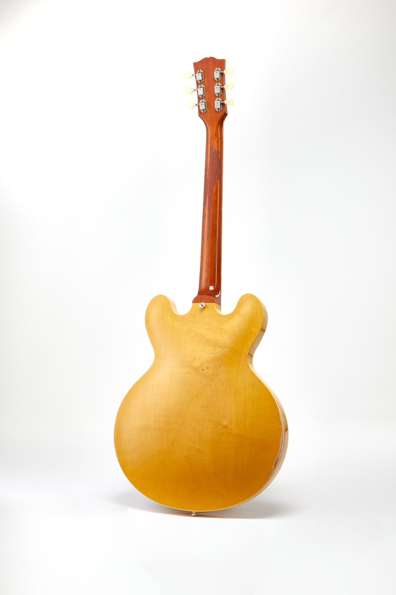 CustomGibson's tweet photo. Using the most sophisticated tools and technology, master artisan Tom Murphy and his team create each Murphy Lab guitar inside our Gibson Custom Shop in Nashville, Tennessee. Each instrument is a unique, handcrafted work of art, with the character, vibe, and feel of an original. https://t.co/IKyOpf4Npg
