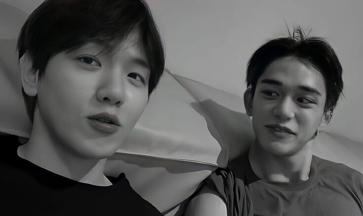 loviesbyun's tweet image. tem um viado me olhandooooo, agora ta disfarçandoooo uoooh