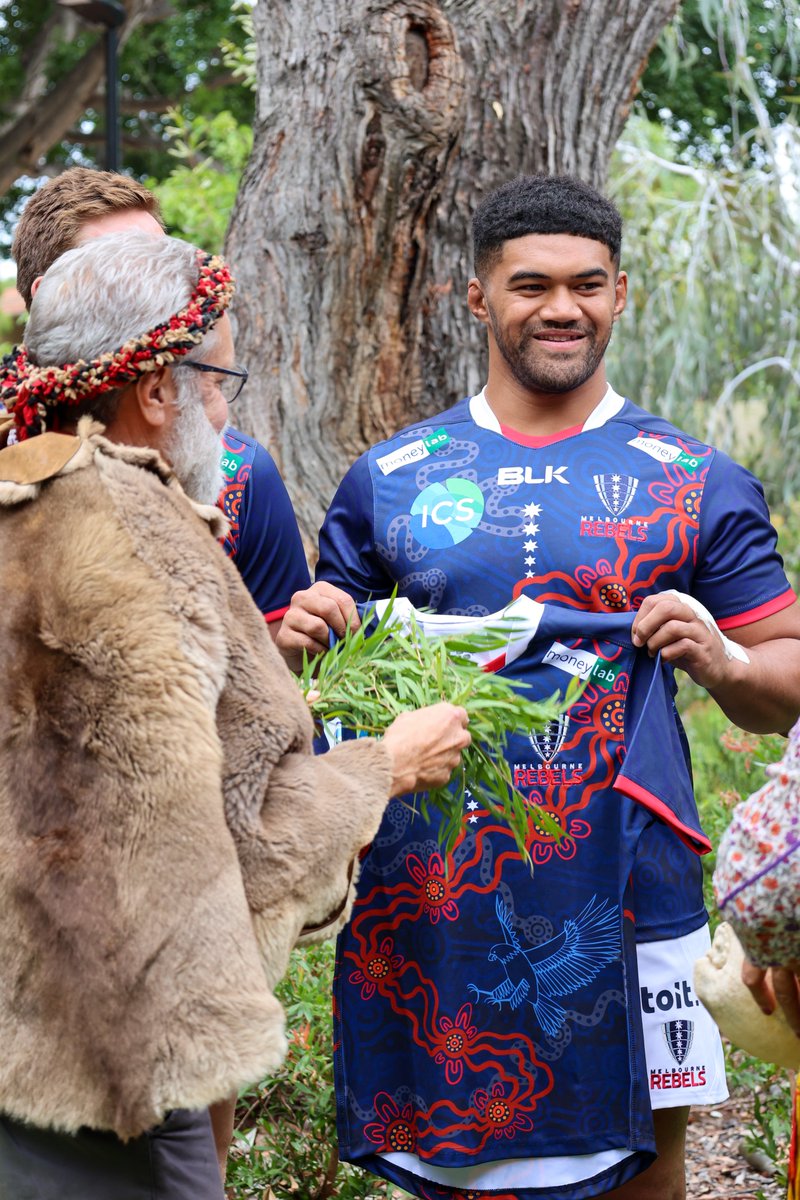 MelbourneRebels's tweet photo. We’re so proud to unveil our 2021 First Nations jersey, inspired by diversity &amp; seeking to honour the Boon Wurrung people.

Katie Bugden's amazing design tells our story of returning home after being away from @AAMIPark for more than 12 months. 🖤💛❤️

📰: https://t.co/lHQdT9ZdKv https://t.co/hFiDKM74Qr
