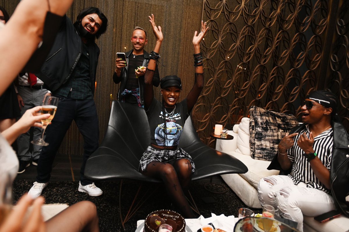 DavinaBennett_'s tweet photo. Thank you to everyone who joined me last night at @wsouthbeach to celebrate my 90’s grunge Birthday Party!

 I loved partying it up with my Miami people. You’re all so incredible and I hope to see you again!!!

Thank you to my team @tarainkpr for making this possible! https://t.co/9gTDnaxTbx