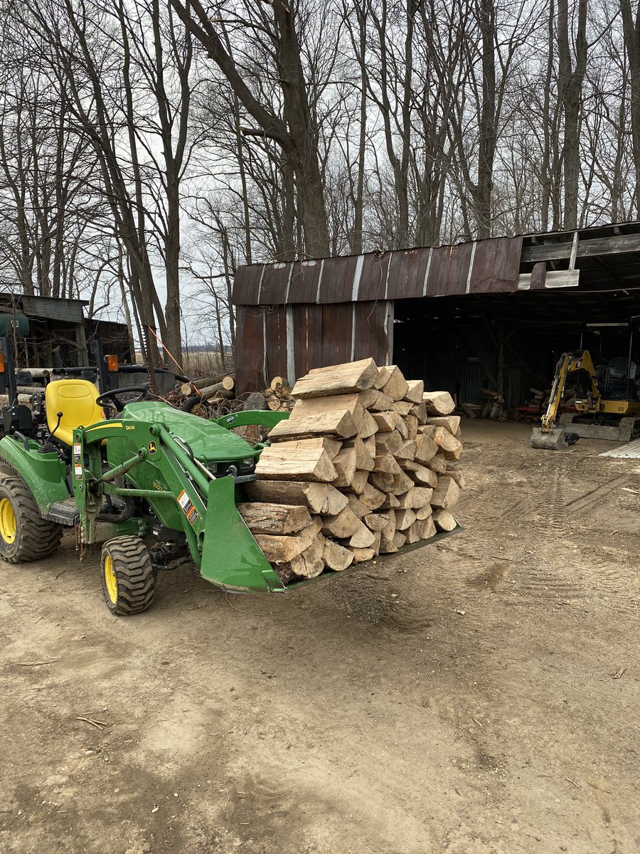 MackDowd's tweet photo. The payload this little loader can handle is unbelievable sometimes. @HuronTractorLtd https://t.co/ClL84usoEF