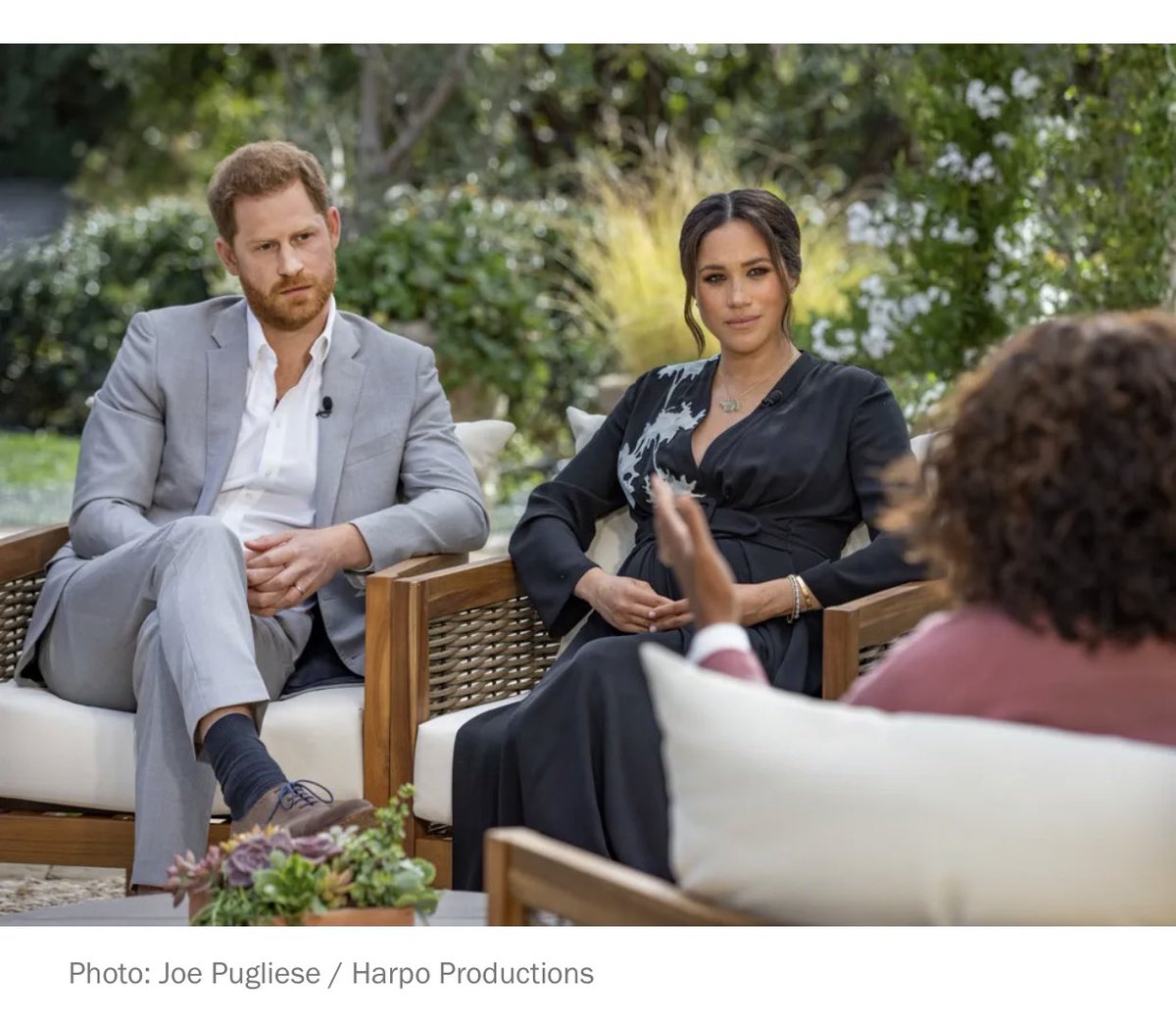 tcbvids's tweet photo. I LOVE that the landscaping combined with camera placement creates a bit of a halo for #meghan  Bravo, ⁦@joepugliese⁩ and ⁦⁦⁦⁦@Oprah⁩  wishing them continued health, happiness and freedom 🧡 https://t.co/LZrecAQ4yg