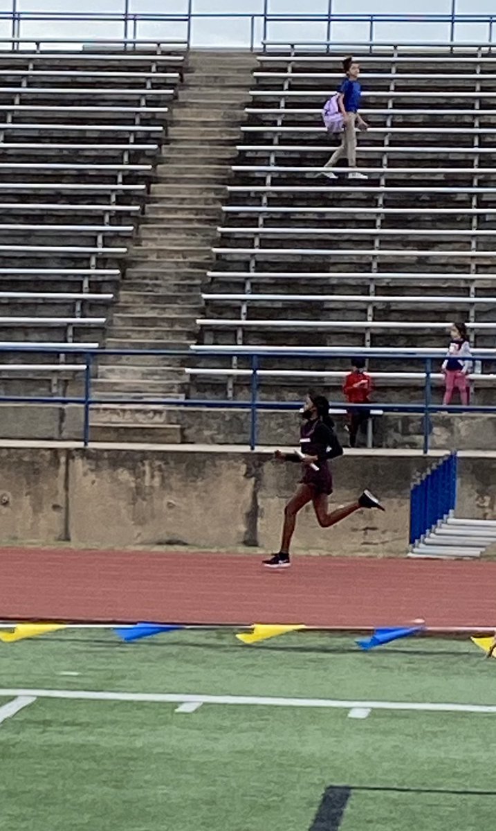 DMSGirlsAthletics tweet media