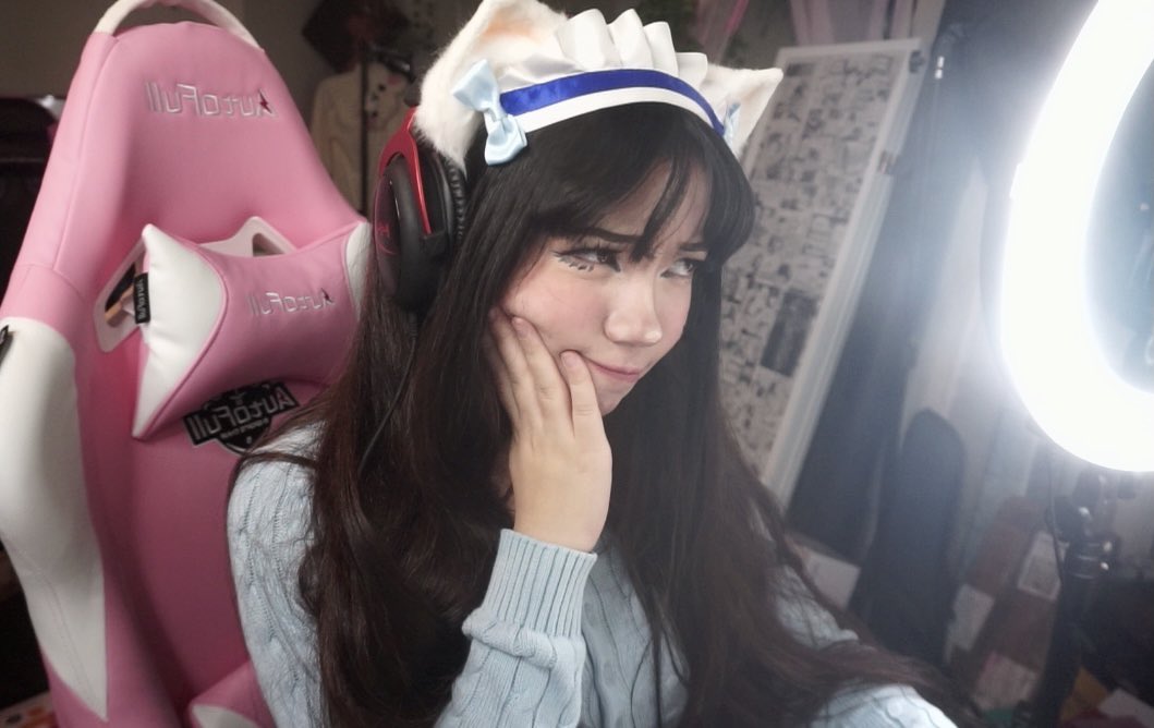 Angelicat ᓚᘏᗢ (LIVE RN) on Twitter: "Tell me something i don’t know 🤓…