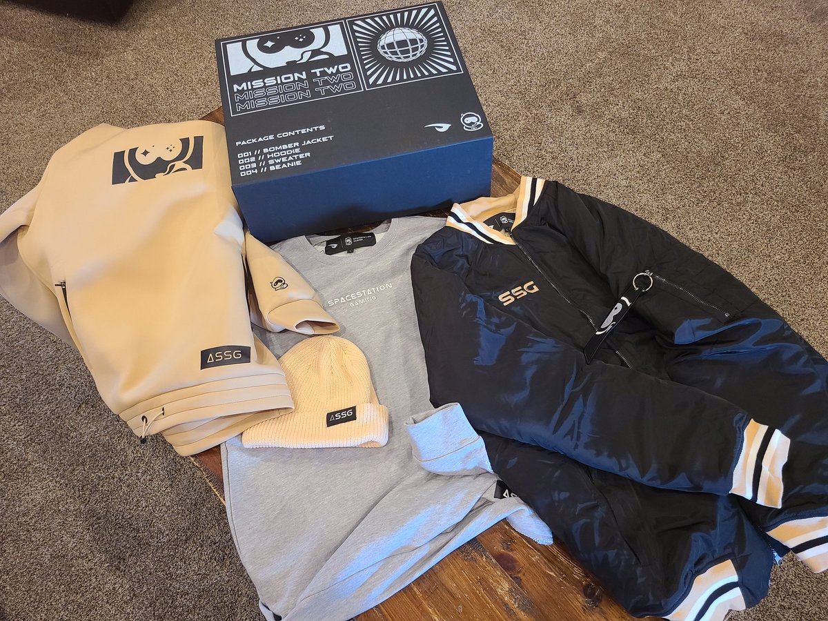 Nyteowl_YT's tweet image. Oh my flipping beans. This @SpacestationGG stuff hugs my body like clouds from heaven and warms my soul! The compliments i have been getting!!! (Mostly from my wife....but still) thanks #missiontwo