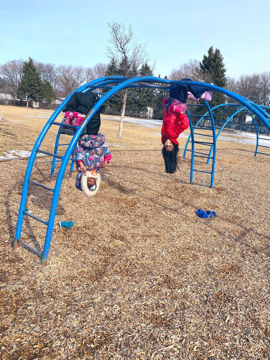 pennerLRSD's tweet image. Hang in there, Pandas. Spring is on the way! 🐼🌱 #recessfun