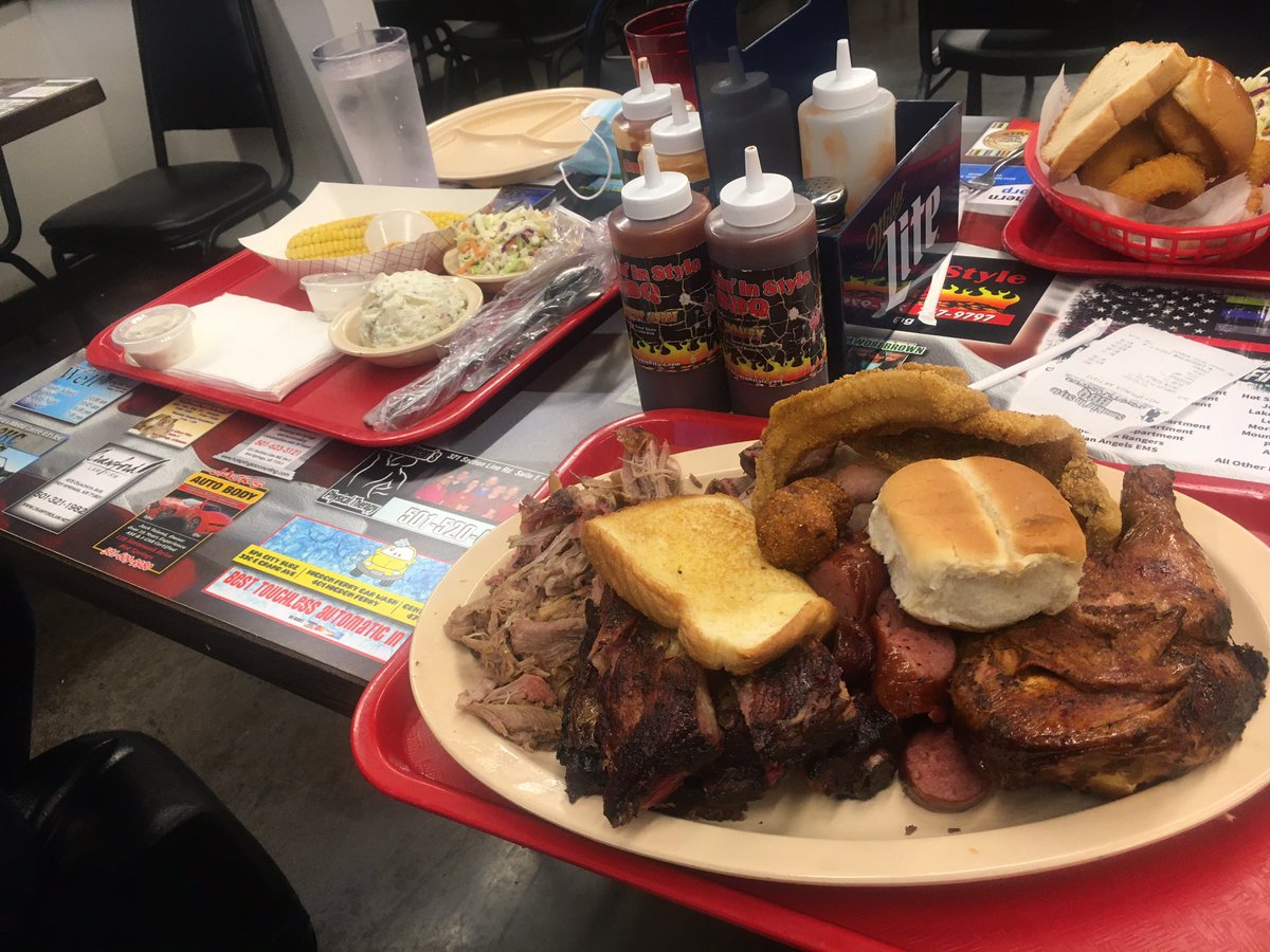 tim_radio's tweet photo. Super Sampler. Bye bye. #SmokinInStyle https://t.co/ce6LbQzTZ5