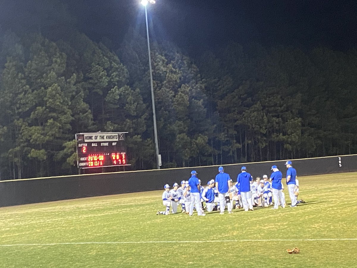 CHSKnightsBB's tweet photo. Varsity win a HUGE home win 4-2 over River Ridge!! @Aidan_Mcc13 goes the distance allowing 2 runs on 3 hits while striking out 10. Hits by @jberenthal_ @pgsperier Matt Cannon and Chase Fricke! Thanks to all the fans who came out!! #gewww https://t.co/YjXyWzBjKp