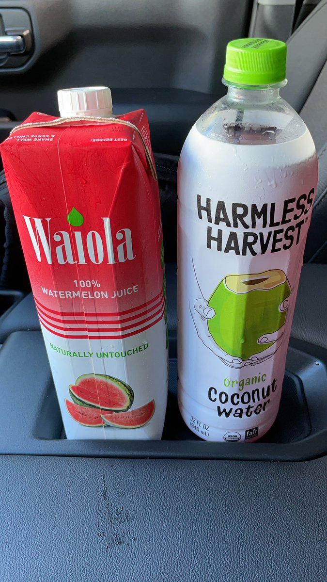 coconutkine's tweet image. Gonna need some hydration, because I gotta get used to jogging in this hotttt EB weather again #parkrat #mahiko #baseballmomkinetingz