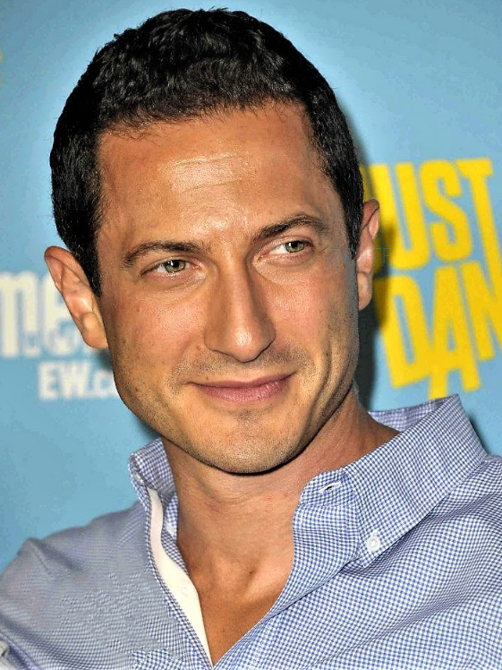 PiliTF's tweet photo. #SashaRoiz at the Entertainment Weekly´s Annual Comic Con Party #EWParty
Comic Con International 2012 #sdcc2012
#picedited https://t.co/d7MSZOx3dh
