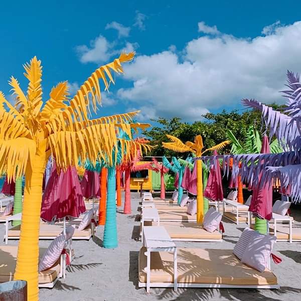 MetroDeal_Phils's tweet photo. Sabi nga ni Mareng Bea, "So, here's to TIME! 🥂" Kaya it's time to go to Inflatable Island! 👙
👉https://t.co/Mal3R5Ue8V
Spend a fun day with your favorite people at the beach! 🏖️ Don't wait on this one! 🌊
#metrodeal #metrodealpromo #metrodealph #spectrum #inflatableisland https://t.co/IIOV0O0uMg
