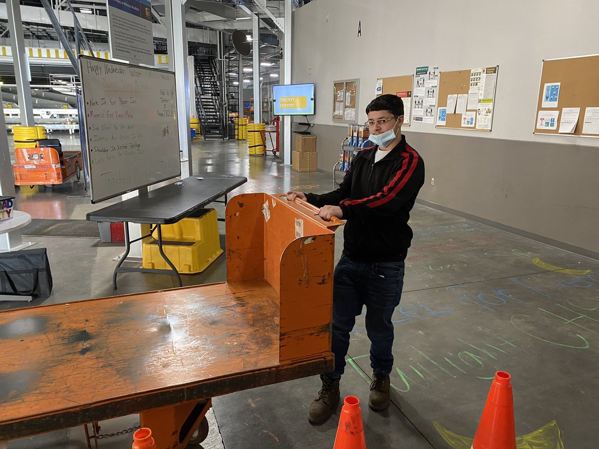 (Pushing/Pulling Methods) Twilight Employees Demonstrated There Pushing &amp; Pulling Methods. @LamgoJerre @jeffhodges_ups <a href="/CharlieBeswick/">Charlie Beswick</a> <a href="/waringlester/">Waring Lester</a> <a href="/KenJohn77174761/">Ken Johnson</a> <a href="/RubenSafetyDM/">Ruben Rodriguez Jr</a> <a href="/STakherSafety/">Sonny Takher</a> <a href="/UPS_DenverHub/">Phil Hawkins</a> <a href="/UPSers/">UPSers</a> <a href="/ExperienceUPS/">Experience UPS</a> <a href="/AuroraNoonday/">Aurora Noonday CHSP</a> <a href="/AuroraPreload/">AuroraPreload</a>