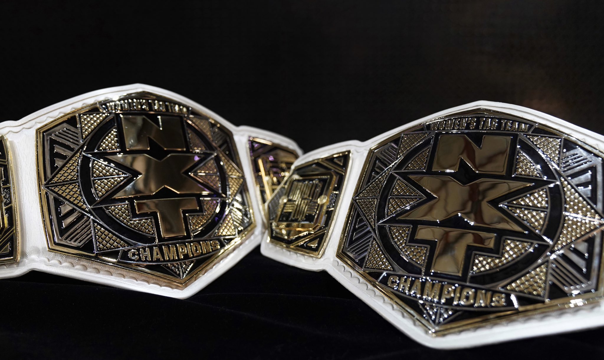 Seguramente se defenderán los nuevos títulos en NXT TakeOver.