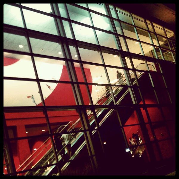 CaucasianJames's tweet image. what’s everyone’s favorite escalator? i’ll start. mine‘s the hilldale target escalator in madison, WI