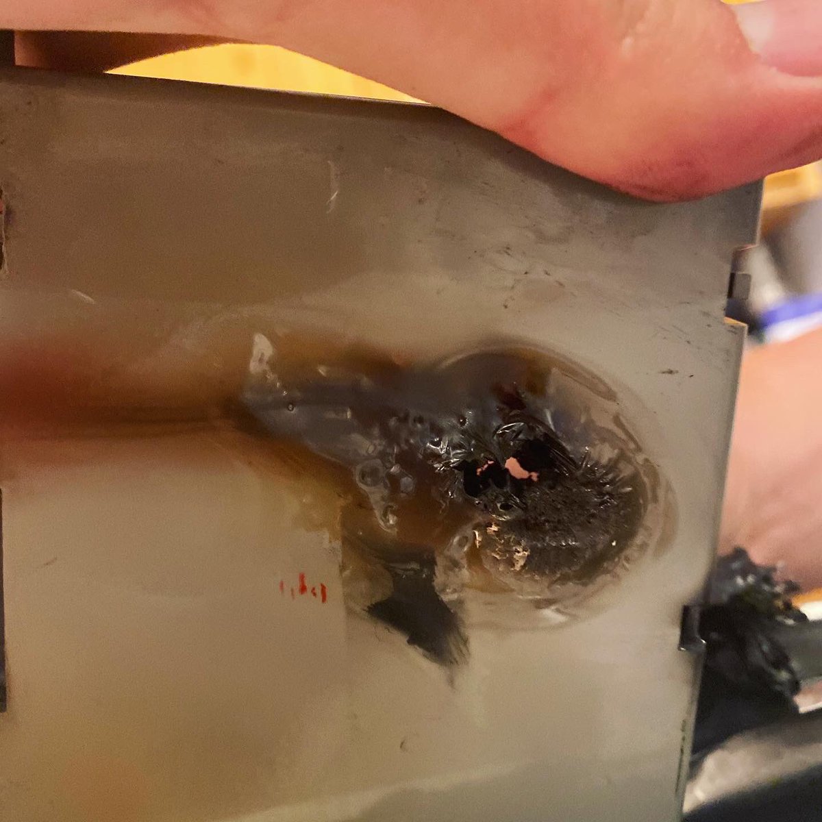 DuffsBitzNBytes's tweet photo. When your @KitchenAidUSA dishwasher lights on fire and tries to burn your house down. Glad we were home! 🔥⚡️
#appliances #fire #ElectricalFire #ThingsAmericansWorryAbout #OMG #KitchenAid https://t.co/iS0jpsnL4B