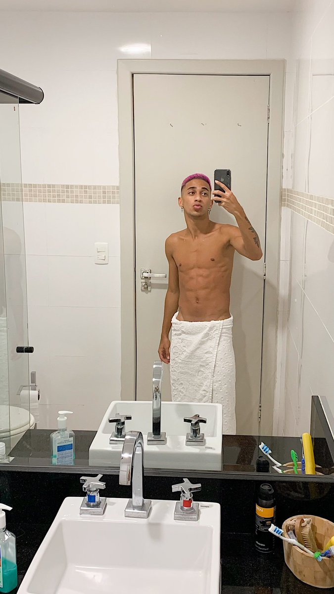 duavictx's tweet photo. a banhar 🥵💦 https://t.co/QoFx3kOFHg
