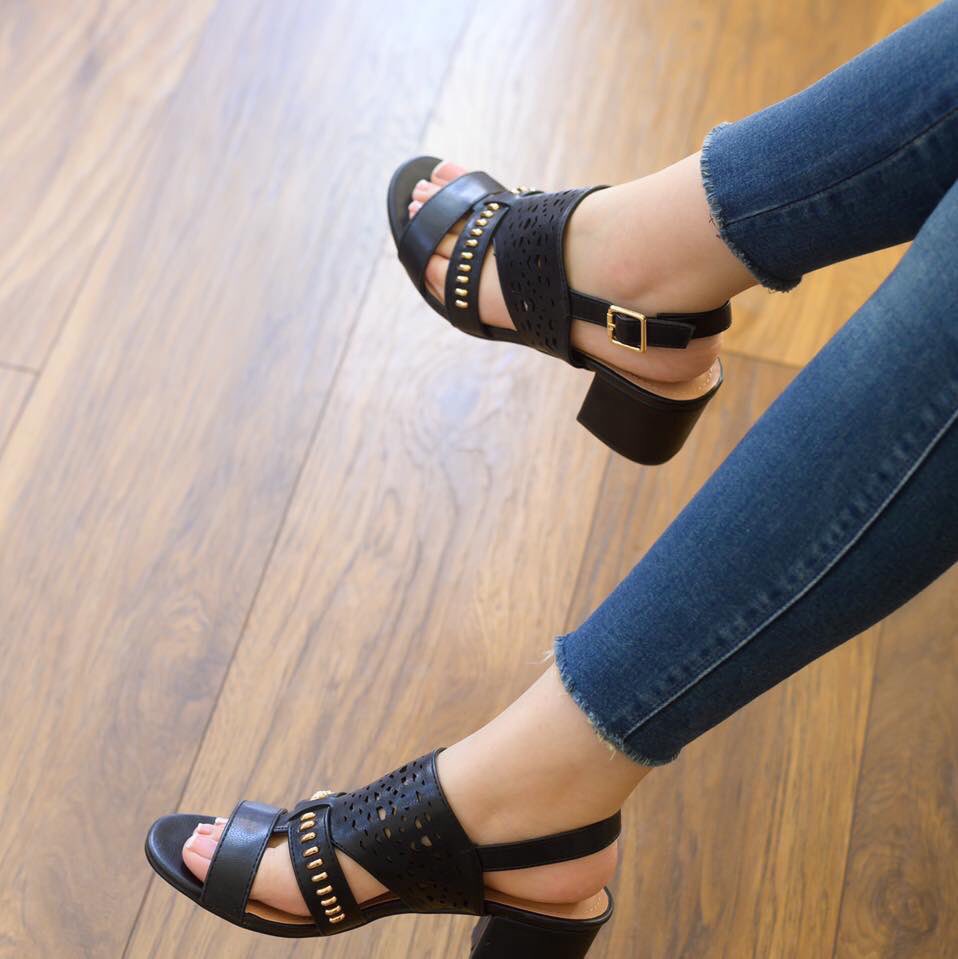 KamarStore's tweet photo. Solo este #Jueves último día: aprovecha y llévate
1 par de estas bellezas a tan solo $19.99
2 pares x solo $35.00 o 3 pares x tan solo $45.00 #PodesCombinar #Cool
#Geniales #PromoLimitada #VLPVKS ♥️ https://t.co/n7BD8lUj77