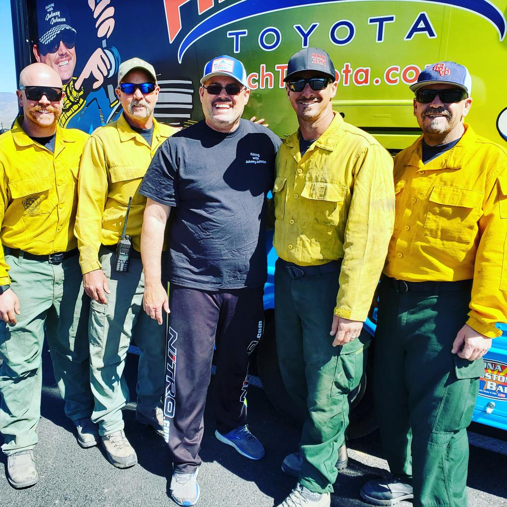 A big shout out of thanks to all the Firefighters out there. These fine gentlemen from Sun City Fire, helped with the Punkin Center fire this week. I am headed out to make new shows and fight this weather hee hee.