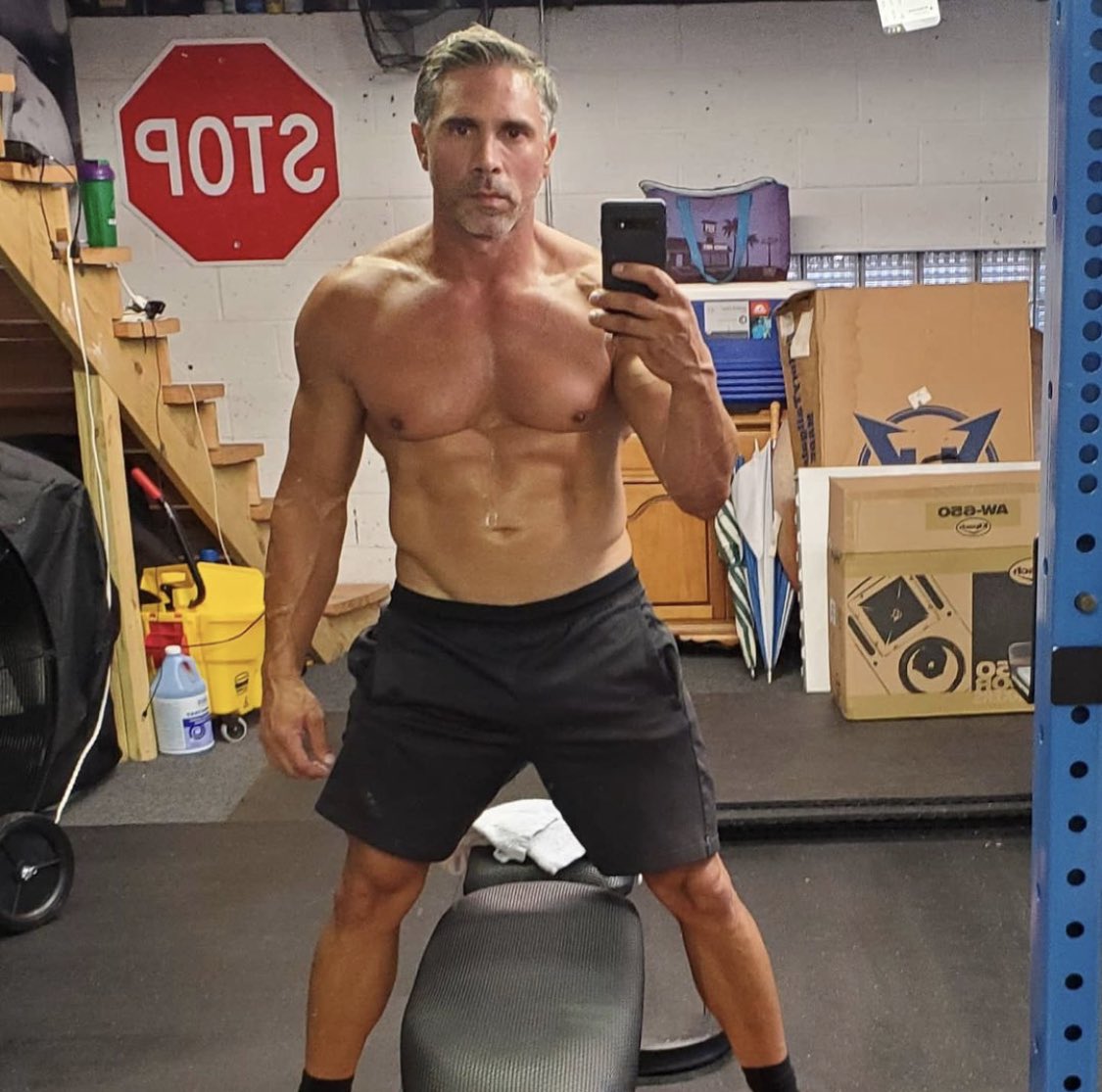 EwKfgdSU8AMWVfY?format=jpg&name=medium