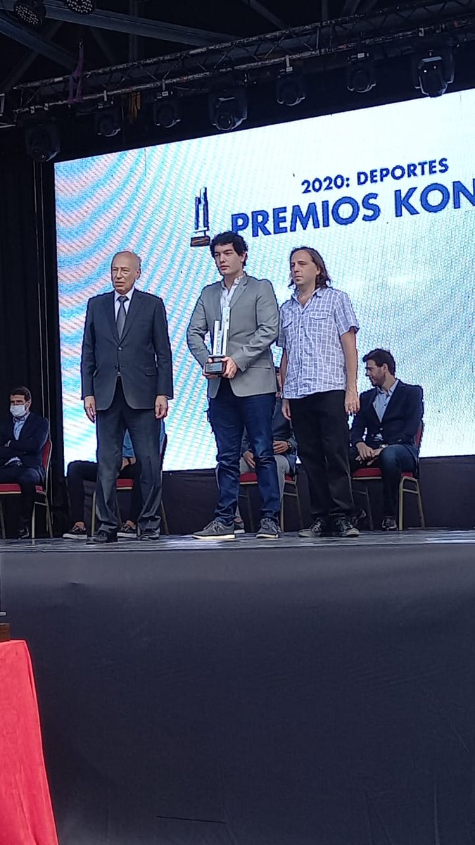 PabloZarnicki's tweet photo. Hermosa jornda hoy en la entrega de los Premios Konex 2020. Agradezco haber sido parte de un jurado que honestamente me queda grande. 
Felicito a Oscar Panno, por su premio a la trayectoria y a Sandro Mareco por su premio al mejor jugador de la década. @ https://t.co/WauiZpS55I
