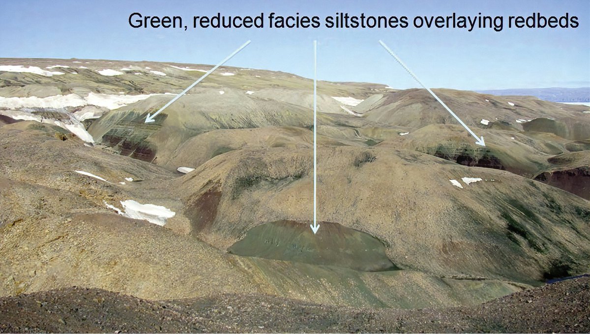 GreenfieldsExpl's tweet image. This image from our #ARCproject in Northeast #Greenland shows oxidation boundaries within the project - just one of the many #copper targets within the licence area. Greenland has the #potential for large-scale #discoveries and is now in the global spotlight.