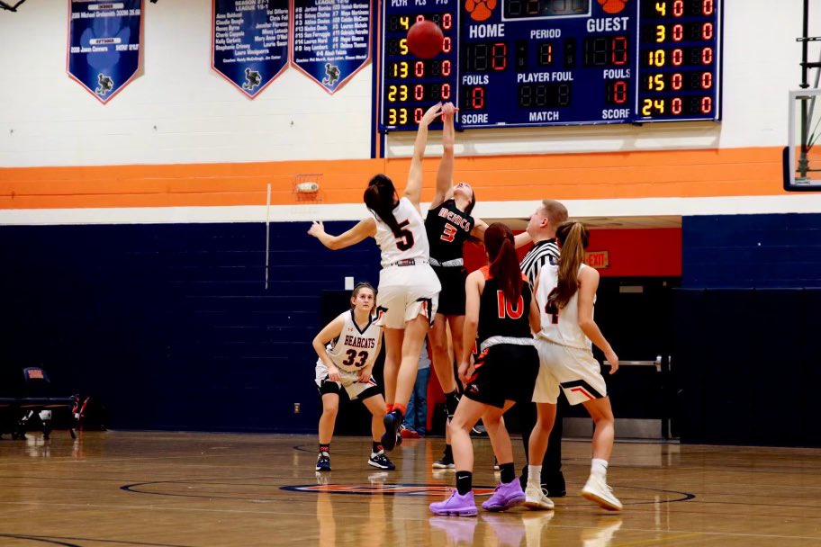 SShawnmitchell7's tweet photo. Congrats to @SolvayAthletics GBB on a fun, shorten pandemic season! Best of luck and thank you to seniors @MyahPlatler @OPetralito @RyleighBidwell and Kaya Watts! #fungroup https://t.co/nHojDXUnsO