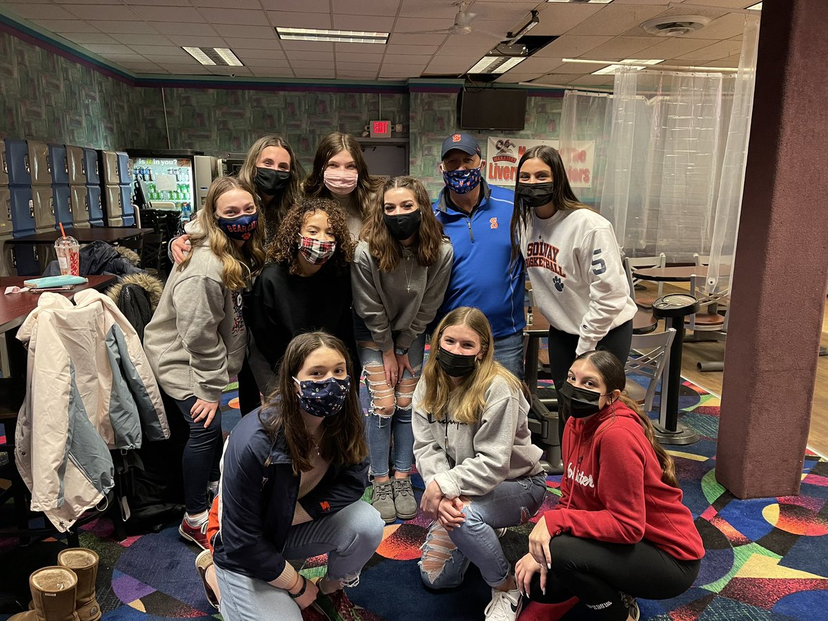 SShawnmitchell7's tweet photo. Congrats to @SolvayAthletics GBB on a fun, shorten pandemic season! Best of luck and thank you to seniors @MyahPlatler @OPetralito @RyleighBidwell and Kaya Watts! #fungroup https://t.co/nHojDXUnsO