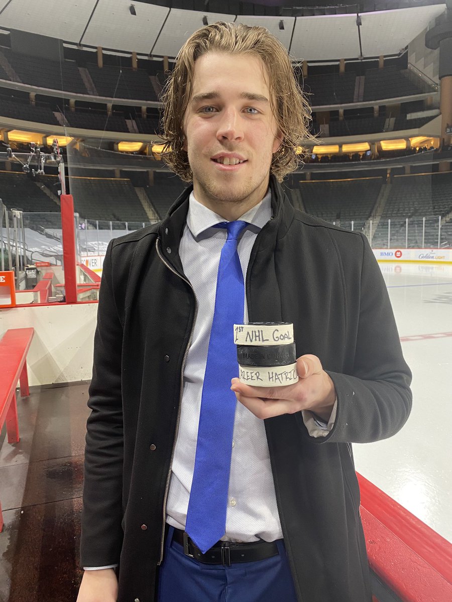 GoldenKnights's tweet image. Three goals that @dylancoghlan15 will never forget 🎩