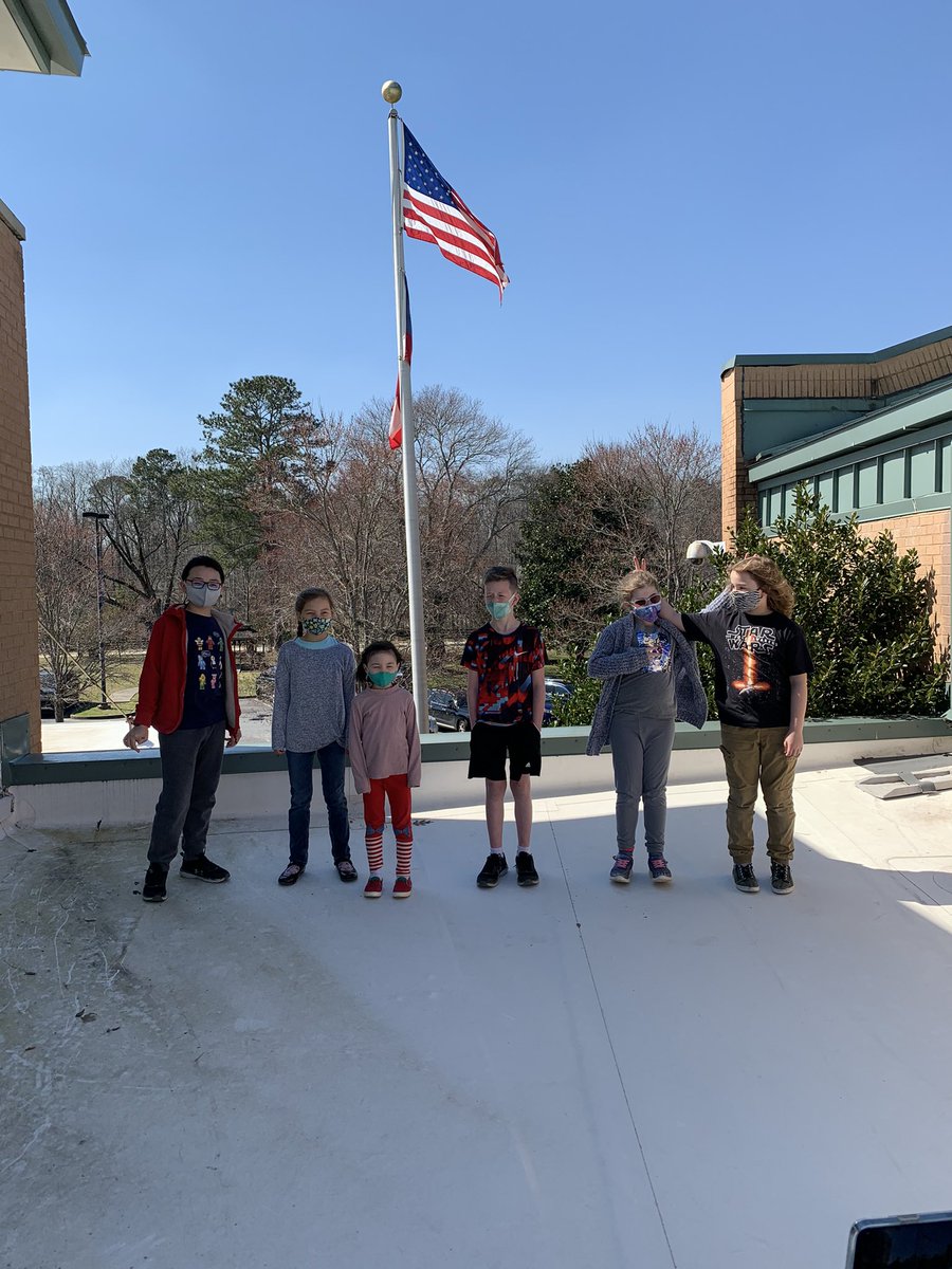 What a beautiful day <a href="/ShakeragElem/">Shakerag Elementary</a>. I don’t know who has more fun reading on the roof each year. Thank you for the generous donations to our amazing <a href="/ShakeragPTO/">ShakeragPTO</a>.