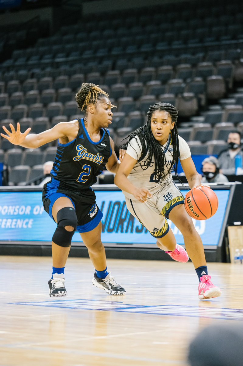 BigWestSports's tweet photo. Hot Shots of the Game! 

#BigWestHoops https://t.co/gaaVbxvI2k