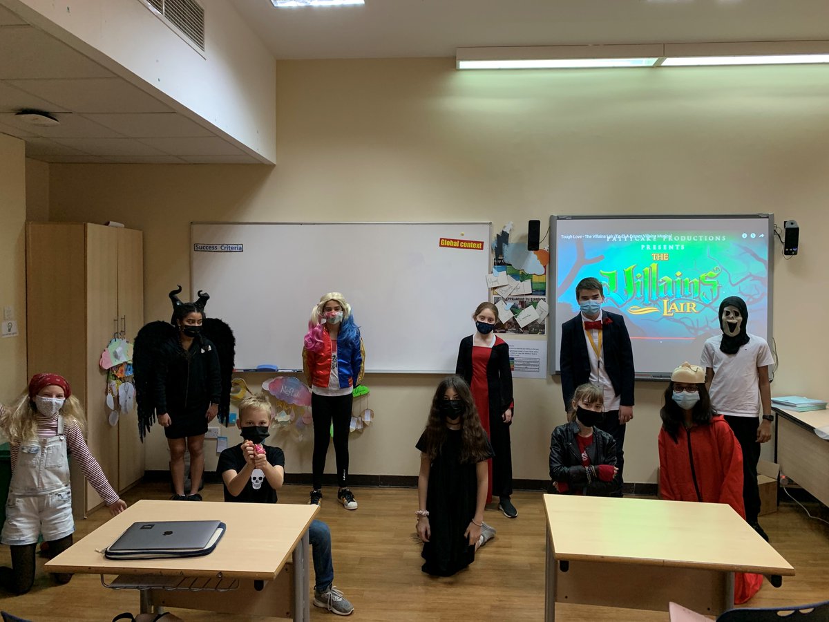 DIA_Secondary's tweet photo. We like our #villains 
It was an amazing array of dressed up villains as a part of the DIA Secondary School Spirit week #DreamInspireAchieve #DIAspirit #DIAcreativity #DIAinnovation #DIAcares #spiritweek #schoolspirit https://t.co/7eXtnHnVHT