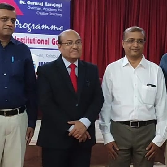 of_gurukul's tweet image. Gurukul group of Institutions Kalaburagi organised #Faculty_Development_Program by Renowned personality #Dr_Gururaj_Karajgi... Topic INDIVIDUAL COMMITMENT TOWARDS INSTITUTIONAL GOALS.... Wonderful session.....