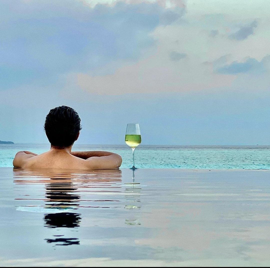 abicult11's tweet photo. Maldives 💙

#Abijeet https://t.co/QBZ5zWj8TT