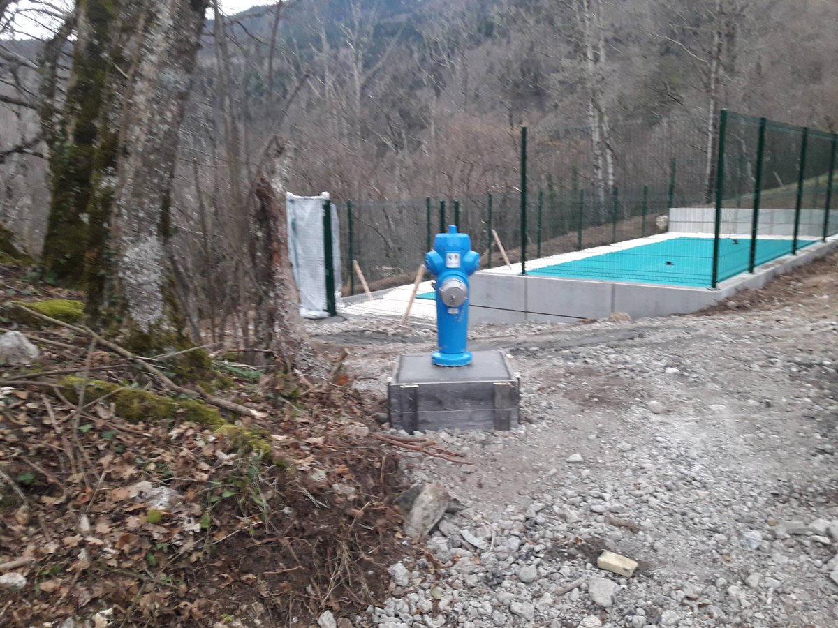 Les travaux d'installation d'une réserve à incendie à Savoyères se terminent aujourd'hui. Son remplissage est prévu la semaine prochaine et nécessitera la circulation de camions citerne sur deux journées.