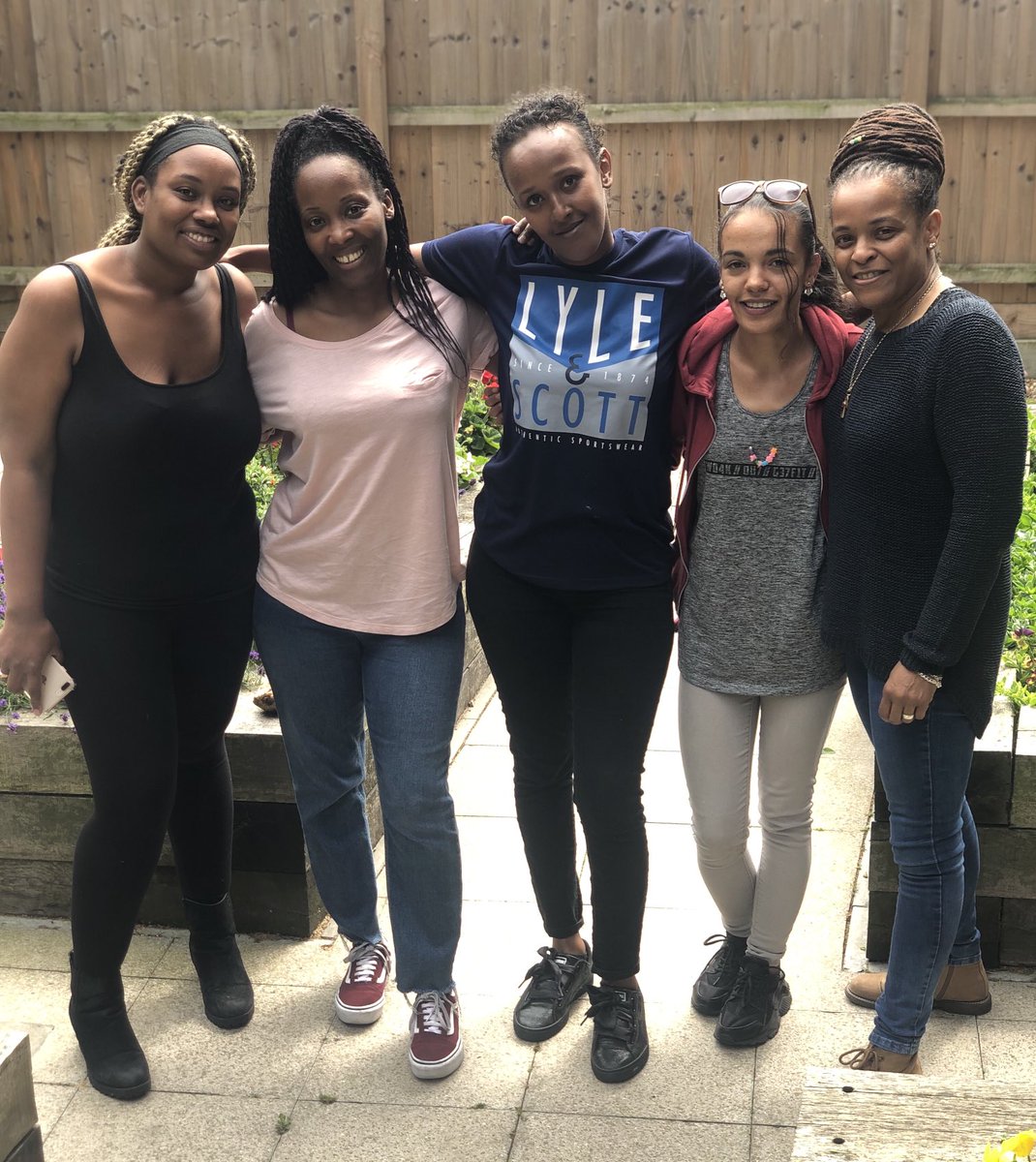 Samantar54's tweet photo. Throwback Thursday🤗 Mother’s Group (Feel empowered)!🙌🏾 #Each1Teach1 #2019 #Community #Volunteers #SupportingGrowth #Hackney #Empowerment #Education #Employment #PeaceOfMindProject🥰 https://t.co/998PUYyIso