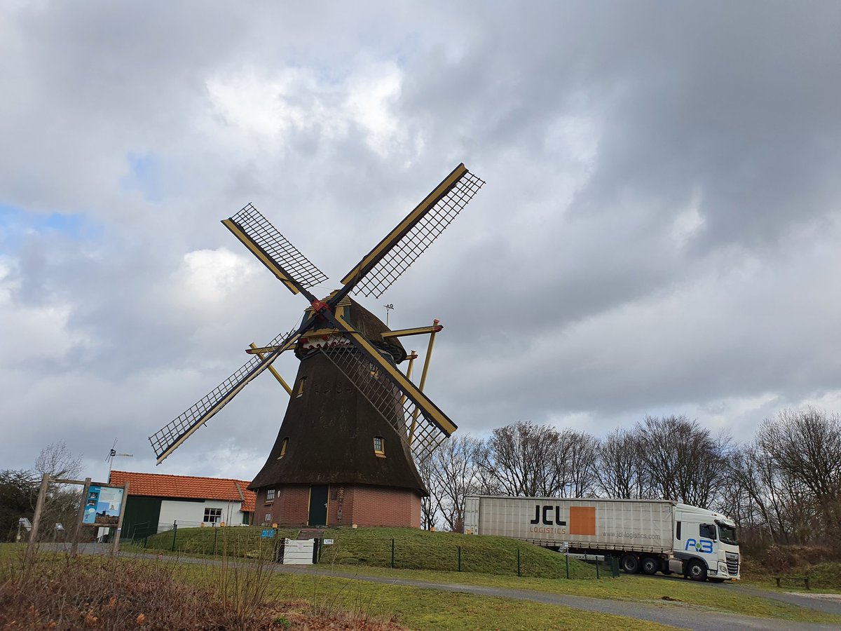 Forse wind en een levering van een nieuwe lading tarwe🌪🌬