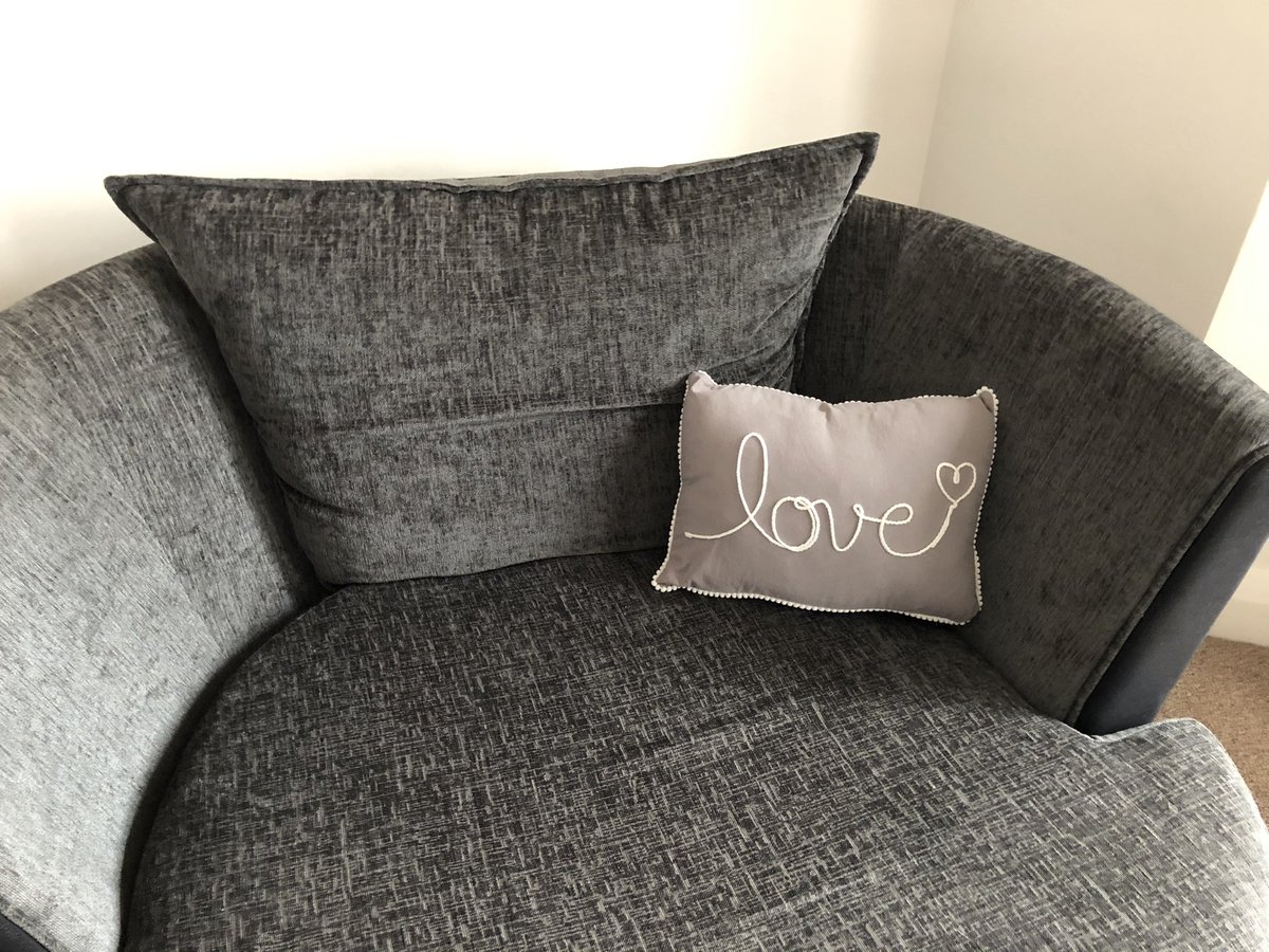 Can’t wait to pick up my new sofa at the weekend. Matches with this bad boy. Out with the old 👋🏻