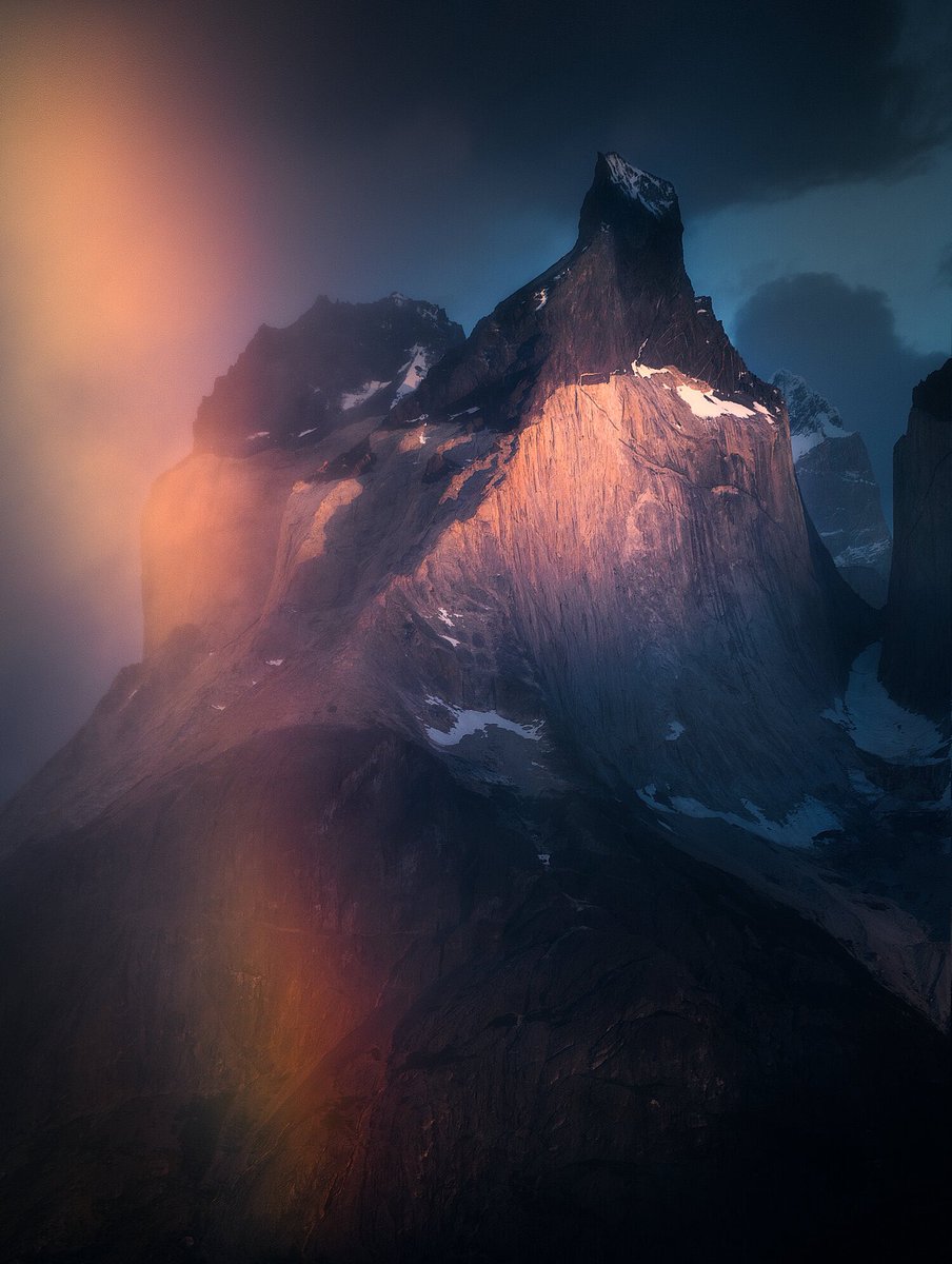 cathsimard_'s tweet photo. A lucky moment captured in Torres Del Paine National Park, Chile #nft #NFTs #NFTartist #nftphotography https://t.co/dIxUdKu7d2