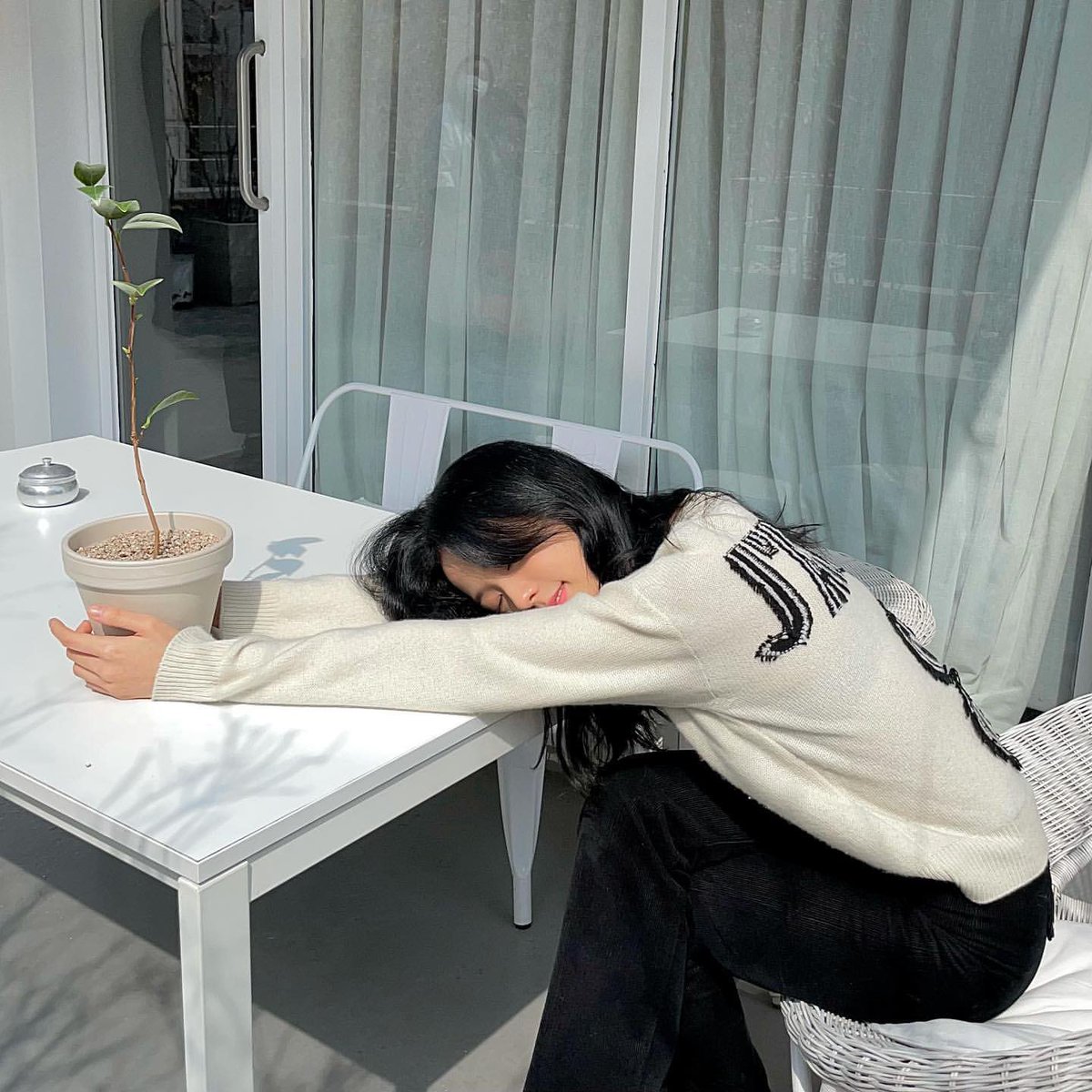 soooyaa__'s tweet photo. 🌞 https://t.co/RRbE2tTLif https://t.co/3ZjOWh3fb8