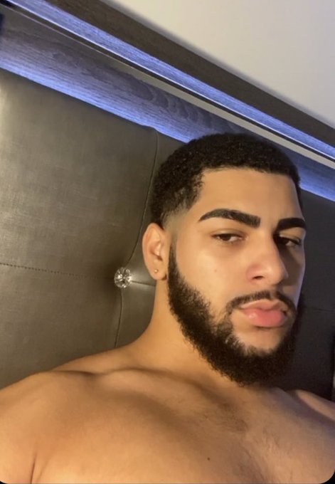 Watch gorillaglue327's leaked NSFW photo on TwXstars