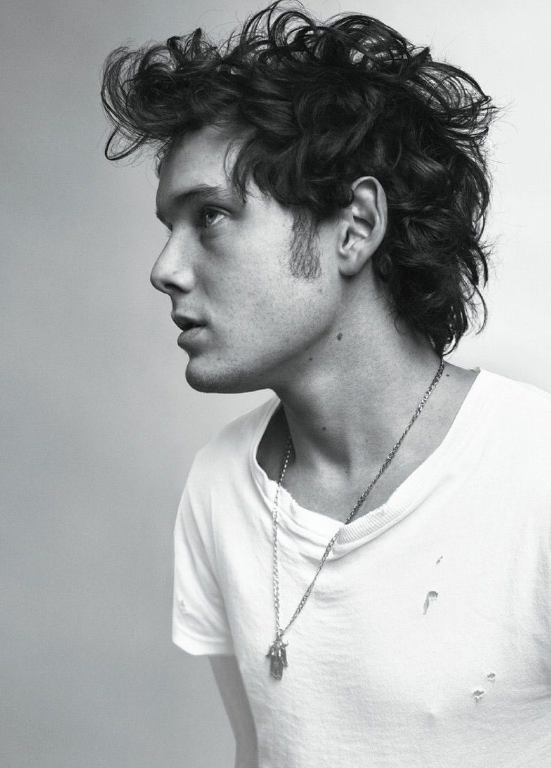 There's only a handful of people I trust completely, and I know who they are. Other than that, I pretty much don't trust people.

— Anton Yelchin
#BornOnThisDay