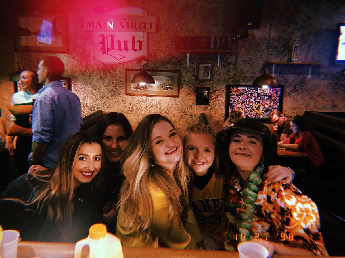 michaelagoldie's tweet photo. #BestBarMainSt !! https://t.co/F0oSZy18pT