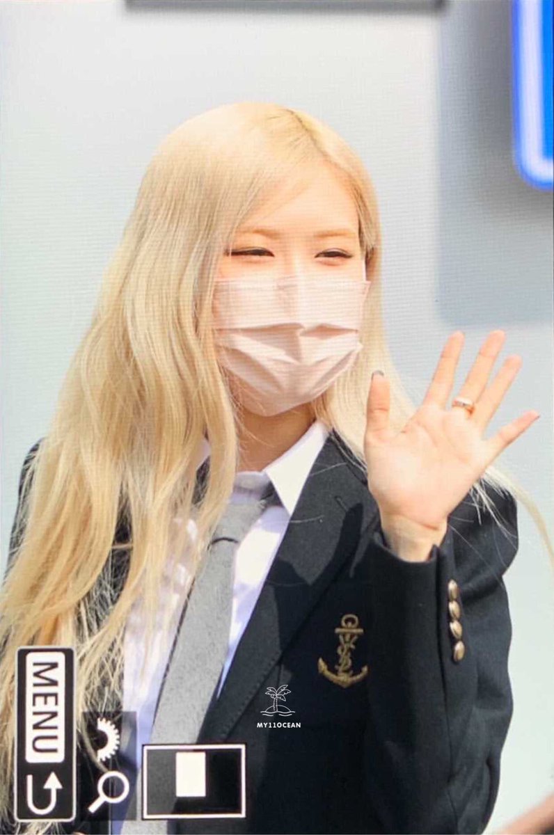 210311 아는형님 출근
#블랙핑크 #로제 #BLACKPINK #ROSÉ
<a href="/BLACKPINK/">BLACKPINKOFFICIAL</a>