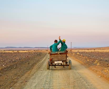 DeBergkantLodge's tweet photo. #Patience, #faith and #courage make up the #pioneering spirit of the #Karoo. Meet our hardy #adventurers, #wildlife, #artists, #photographers and #farmers who make up a diverse #culture of backgrounds across a fascinating landscape. Stay https://t.co/fjEPPX5PC5 #4starkaroo #stay https://t.co/D2eLqnB5Oo