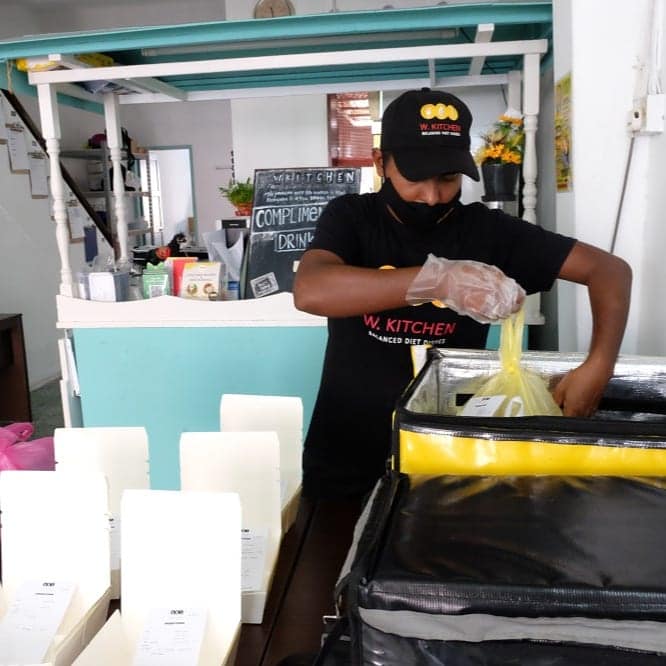 malaymail's tweet photo. The team of about 10 people, all retrenched hotel workers, started producing hotel-quality and reasonably-priced breakfast, lunch and dinner sets for delivery and takeaways.
Read more at https://t.co/fkVs5x99CN
๐ธ: Steven Ooi KE
#covid19 #hotel #retrenched #penang #foodbusiness https://t.co/mzooPcQ6o4